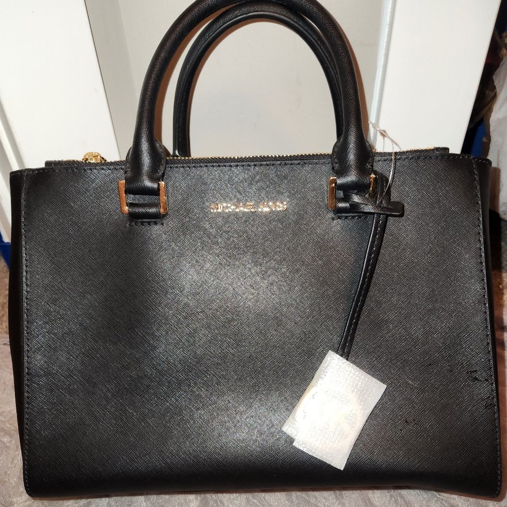 Michael Kors Kellen MD Satchel Bag in Black
